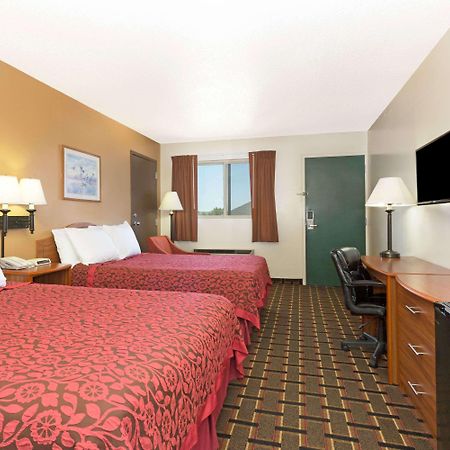 Days Inn By Wyndham Paxton Esterno foto