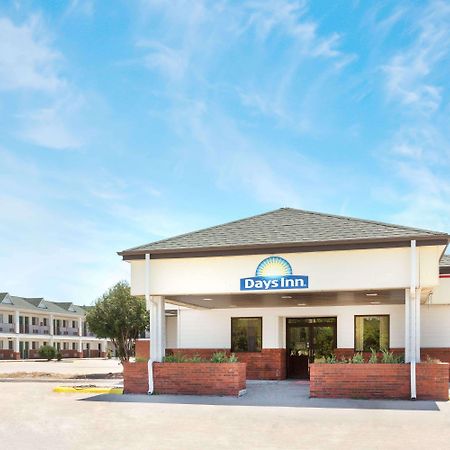 Days Inn By Wyndham Paxton Esterno foto