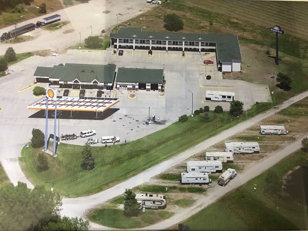 Days Inn By Wyndham Paxton Esterno foto