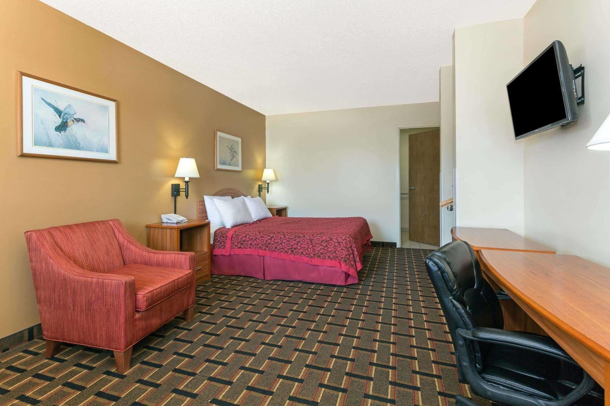 Days Inn By Wyndham Paxton Esterno foto
