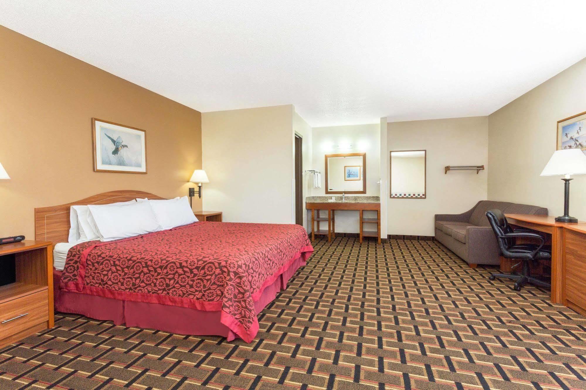 Days Inn By Wyndham Paxton Esterno foto